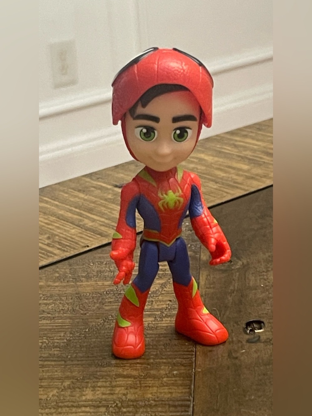 Marvel Spidey and His Amazing Friends Hero Reveal Spidey 4" Figure